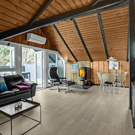 Feriehus Three-bedroom In