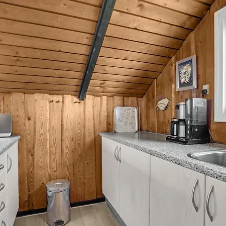 Three-bedroom In Feriehus
